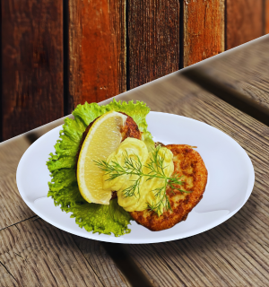 Fiskefrikadelle med tartarsause og purløg